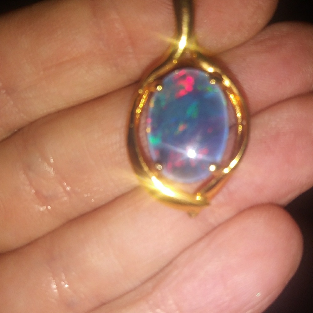 OPAL PENDANT